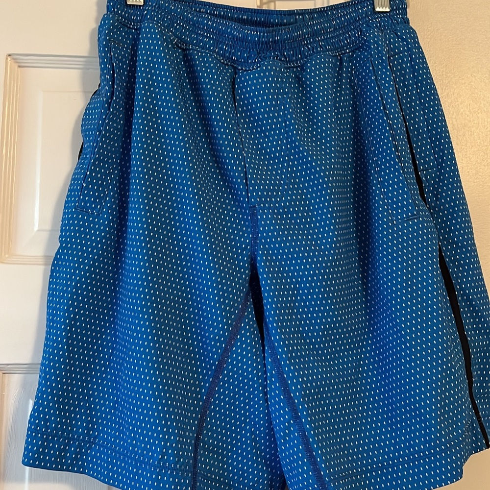 Lululemon pace breaker shorts size medium. 9inch inseam